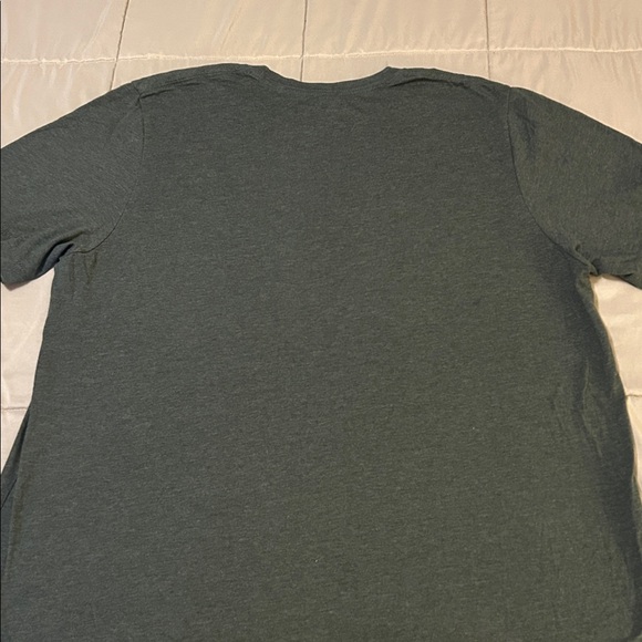 Pretty flower design short sleeve T-shirt. Adds beauty to any casual outfit! - Picture 4 of 4